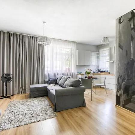 Apartment Old Town Warsaw Stare Miasto Historyczna Kamienica Umiejscowiona W Zabytkowej Czesci Warszawy Obok Parku Multimedialnego I Barbakanu Blisko Wislostrady Parking 24H Check In From 13 Pm Parter Ground Floor