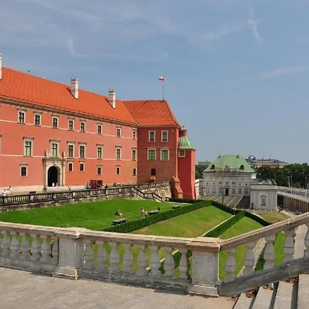 アパート Apartment Old Town Warsaw Stare Miasto Historyczna Kamienica Umiejscowiona W Zabytkowej Czesci Warszawy Obok Parku Multimedialnego I Barbakanu Blisko Wislostrady Parking 24H Check In From 13 Pm Parter Ground Floor