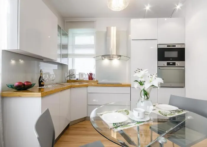 דירה Apartment Old Town Warsaw Stare Miasto Historyczna Kamienica Umiejscowiona W Zabytkowej Czesci Warszawy Obok Parku Multimedialnego I Barbakanu Blisko Wislostrady Parking 24H Check In From 13 Pm Parter Ground Floor