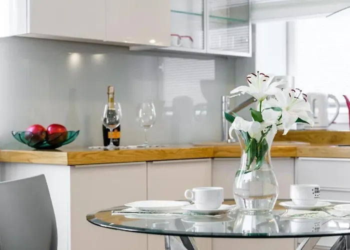 Apartment Old Town Warsaw Stare Miasto Historyczna Kamienica Umiejscowiona W Zabytkowej Czesci Warszawy Obok Parku Multimedialnego I Barbakanu Blisko Wislostrady Parking 24H Check In From 13 Pm Parter Ground Floor ワルシャワ