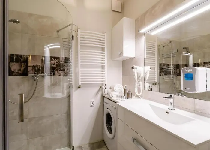 Apartment Old Town Warsaw Stare Miasto Historyczna Kamienica Umiejscowiona W Zabytkowej Czesci Warszawy Obok Parku Multimedialnego I Barbakanu Blisko Wislostrady Parking 24H Check In From 13 Pm Parter Ground Floor דירה *