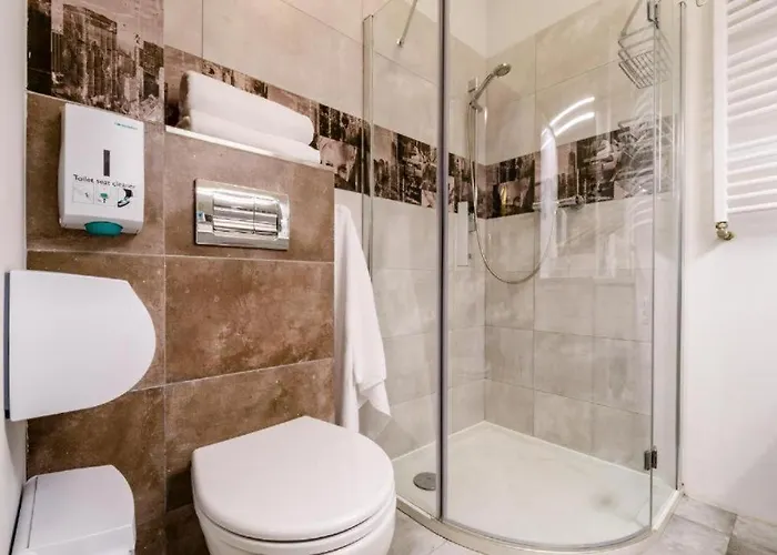 Apartment Old Town Warsaw Stare Miasto Historyczna Kamienica Umiejscowiona W Zabytkowej Czesci Warszawy Obok Parku Multimedialnego I Barbakanu Blisko Wislostrady Parking 24H Check In From 13 Pm Parter Ground Floor דירה