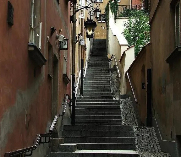 Apartment Old Town Warsaw Stare Miasto Historyczna Kamienica Umiejscowiona W Zabytkowej Czesci Warszawy Obok Parku Multimedialnego I Barbakanu Blisko Wislostrady Parking 24H Check In From 13 Pm Parter Ground Floor