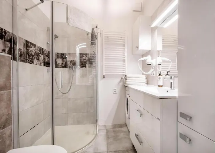 Apartment Old Town Warsaw Stare Miasto Historyczna Kamienica Umiejscowiona W Zabytkowej Czesci Warszawy Obok Parku Multimedialnego I Barbakanu Blisko Wislostrady Parking 24H Check In From 13 Pm Parter Ground Floor Varšava