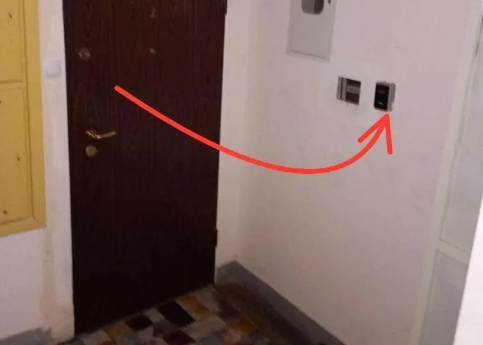 Apartment Old Town Warsaw Stare Miasto Historyczna Kamienica Umiejscowiona W Zabytkowej Czesci Warszawy Obok Parku Multimedialnego I Barbakanu Blisko Wislostrady Parking 24H Check In From 13 Pm Parter Ground Floor Apartmán *