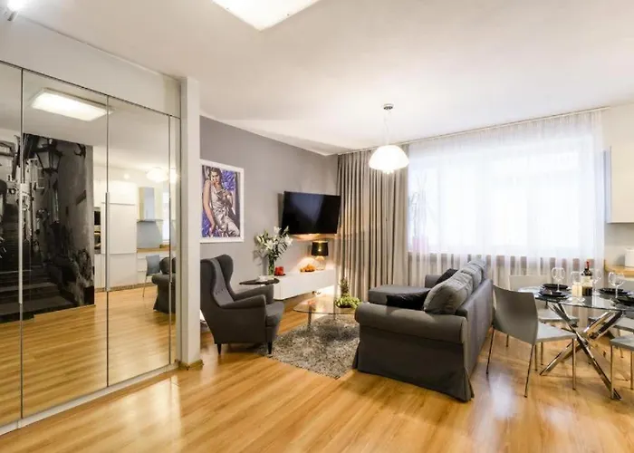 Apartment Old Town Warsaw Stare Miasto Historyczna Kamienica Umiejscowiona W Zabytkowej Czesci Warszawy Obok Parku Multimedialnego I Barbakanu Blisko Wislostrady Parking 24H Check In From 13 Pm Parter Ground Floor *