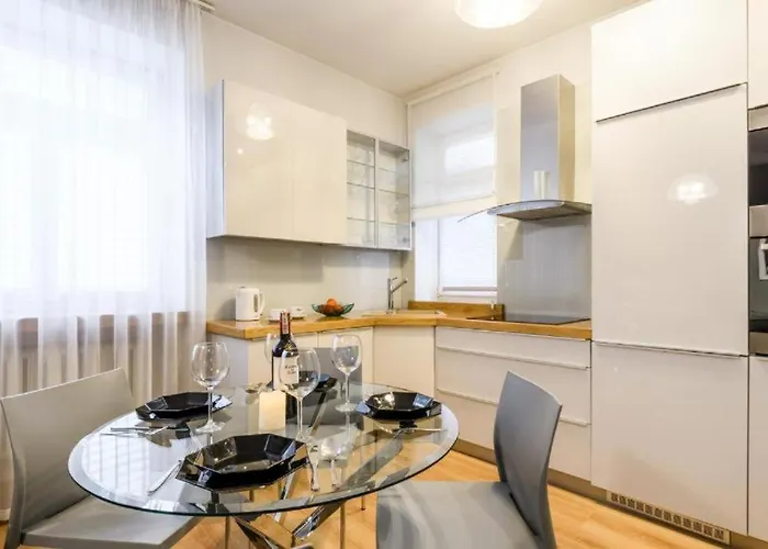 Apartmán Apartment Old Town Warsaw Stare Miasto Historyczna Kamienica Umiejscowiona W Zabytkowej Czesci Warszawy Obok Parku Multimedialnego I Barbakanu Blisko Wislostrady Parking 24H Check In From 13 Pm Parter Ground Floor